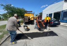 Ayuntamiento continúa con la rehabilitación de calles en Victoria